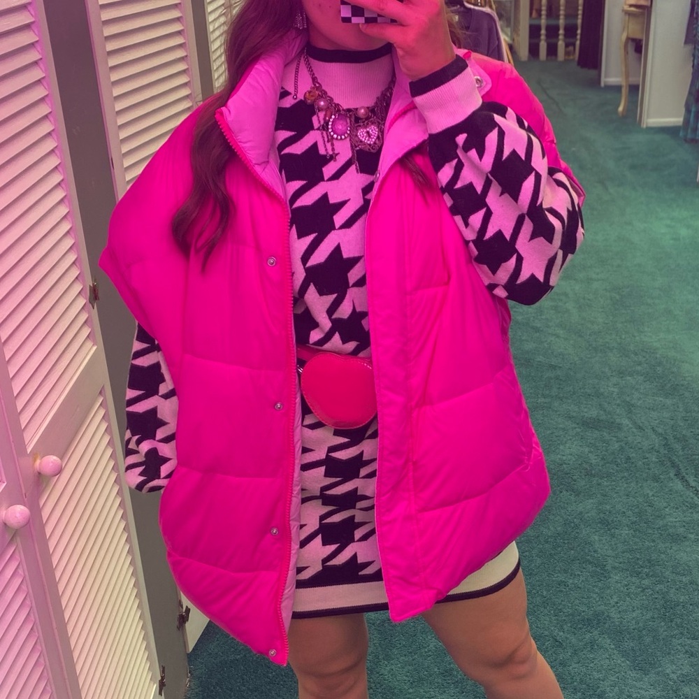 HOT PINK /LT PINK REVERSIBLE UGG OVERSIZED PUFFER VEST!!BRAND NEW TAGS ATTATCHED